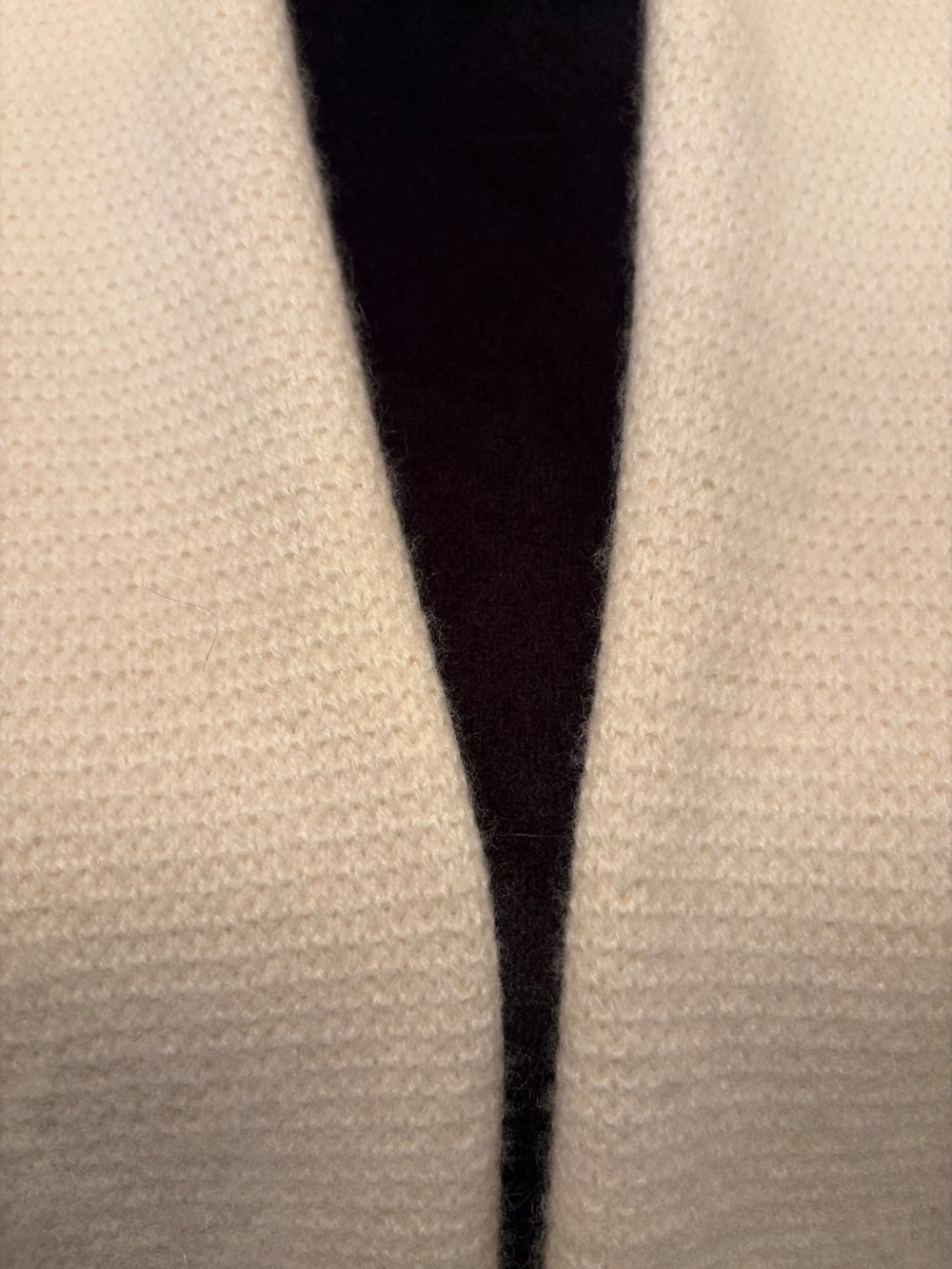 100% Cashmere Neiman Marcus Cream Belted Knit Robe - Picture 6 of 14